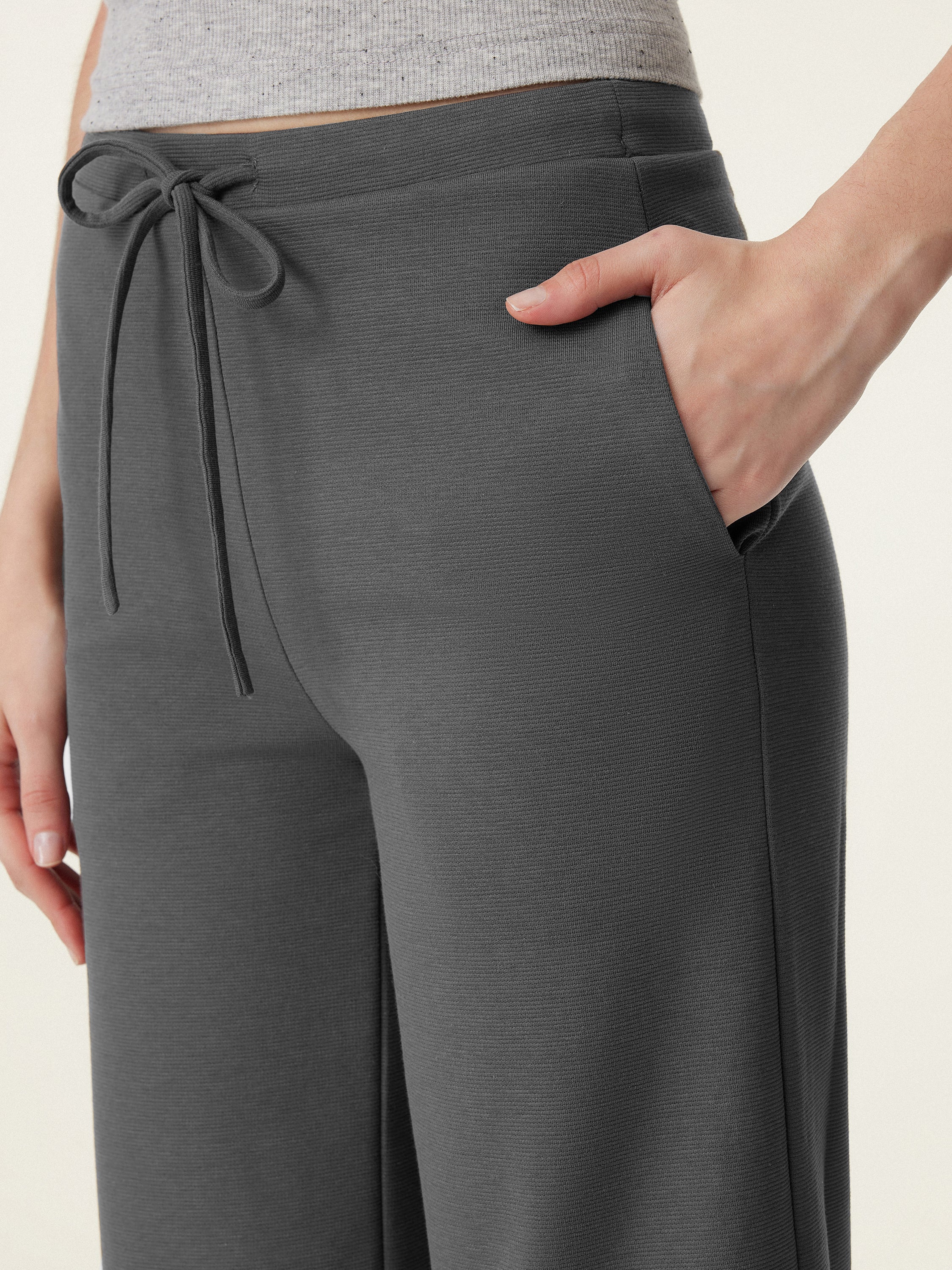 Mid Rise Drawstring Wide Leg Pant with Pockets