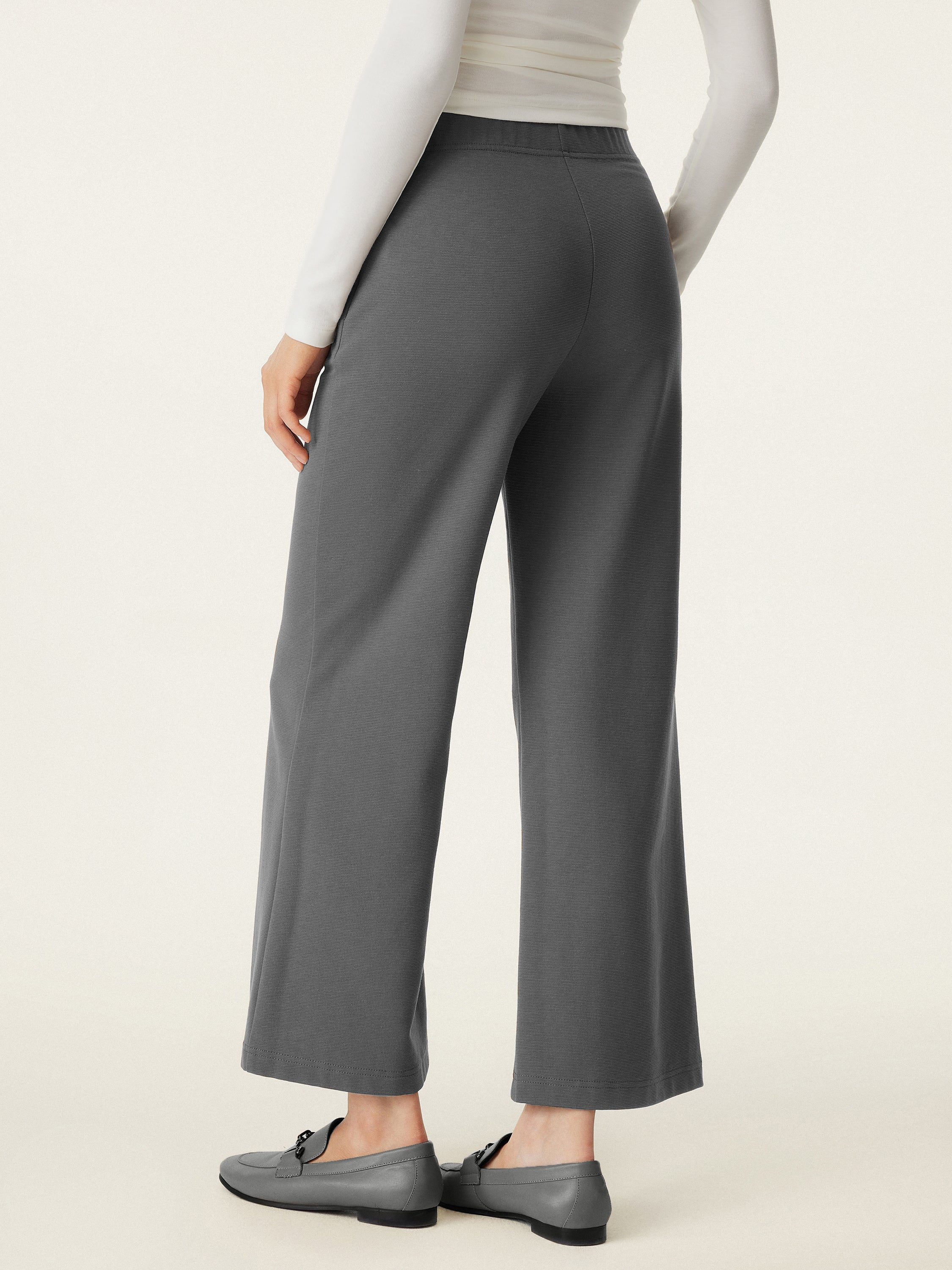 Mid Rise Cropped Flare Pants with Pockets Mid Rise Cropped Flare Pants with Pockets